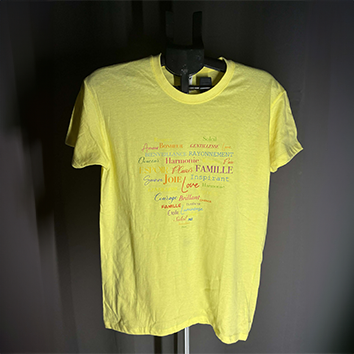Tee shirt mixte jaune taille S coeur avec mots